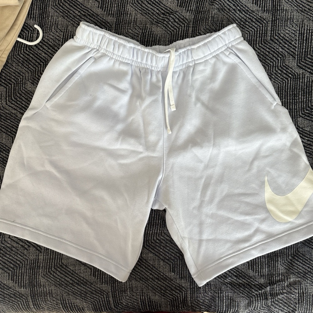 Nike Men's Light Gray Athletic Shorts